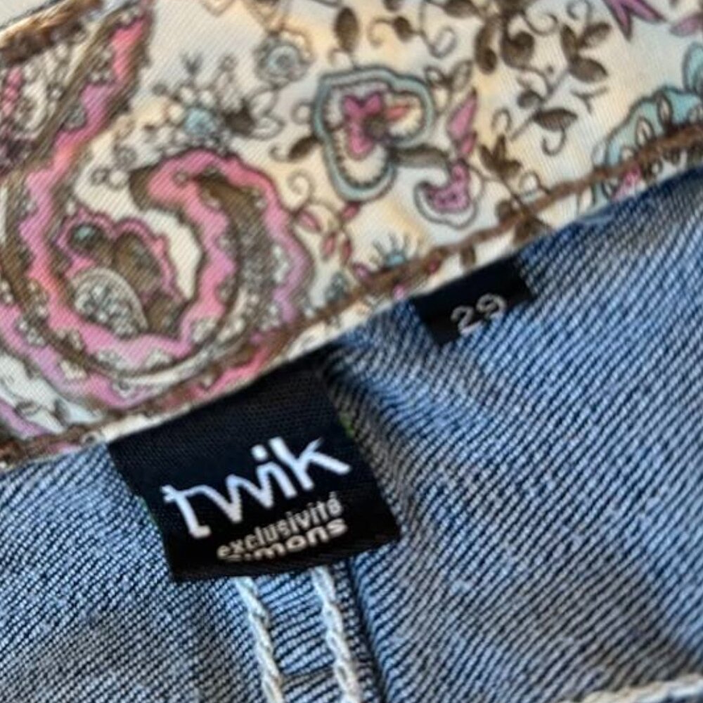 Twik Denim Mini Skirt With Dusty Blue Lace Hem And Paisley‑Lined Pockets – US 8 - Picture 8 of 9